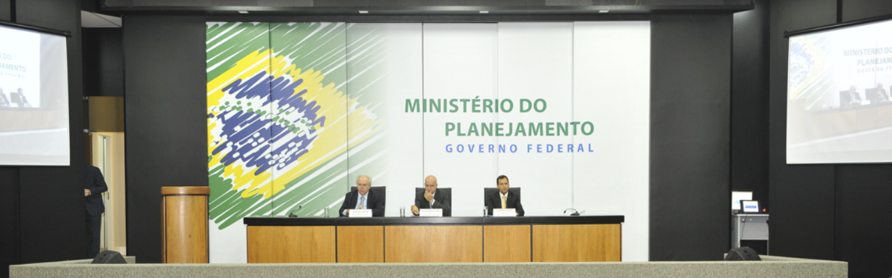 Ministro do Planejamento recepciona novos Analistas em TI